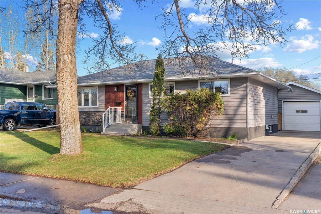 Property Photo: 308 Cascade Street SK S7J 0M5