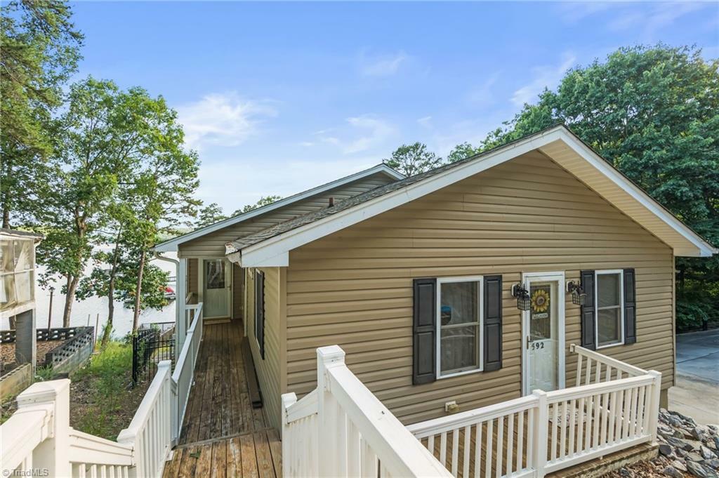 Property Photo:  592 Shoreline Road  NC 28127 