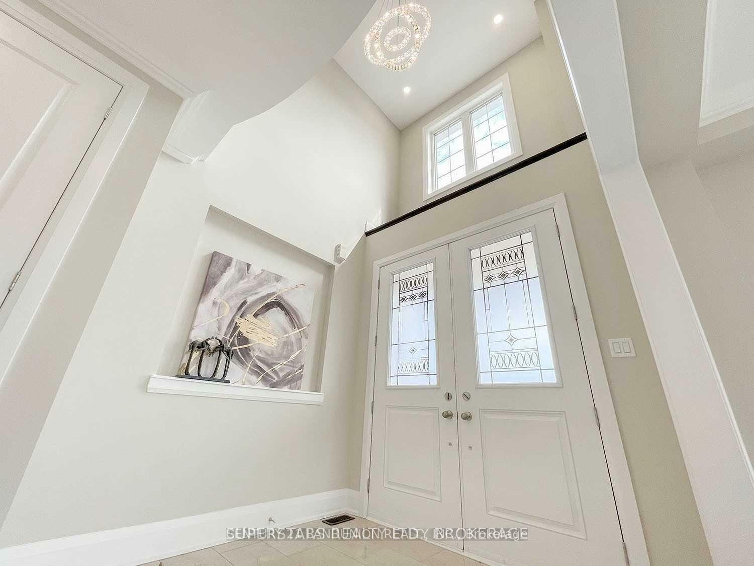 Photo de la propriété: 2 Stonebridge Drive ON L6C 2C3