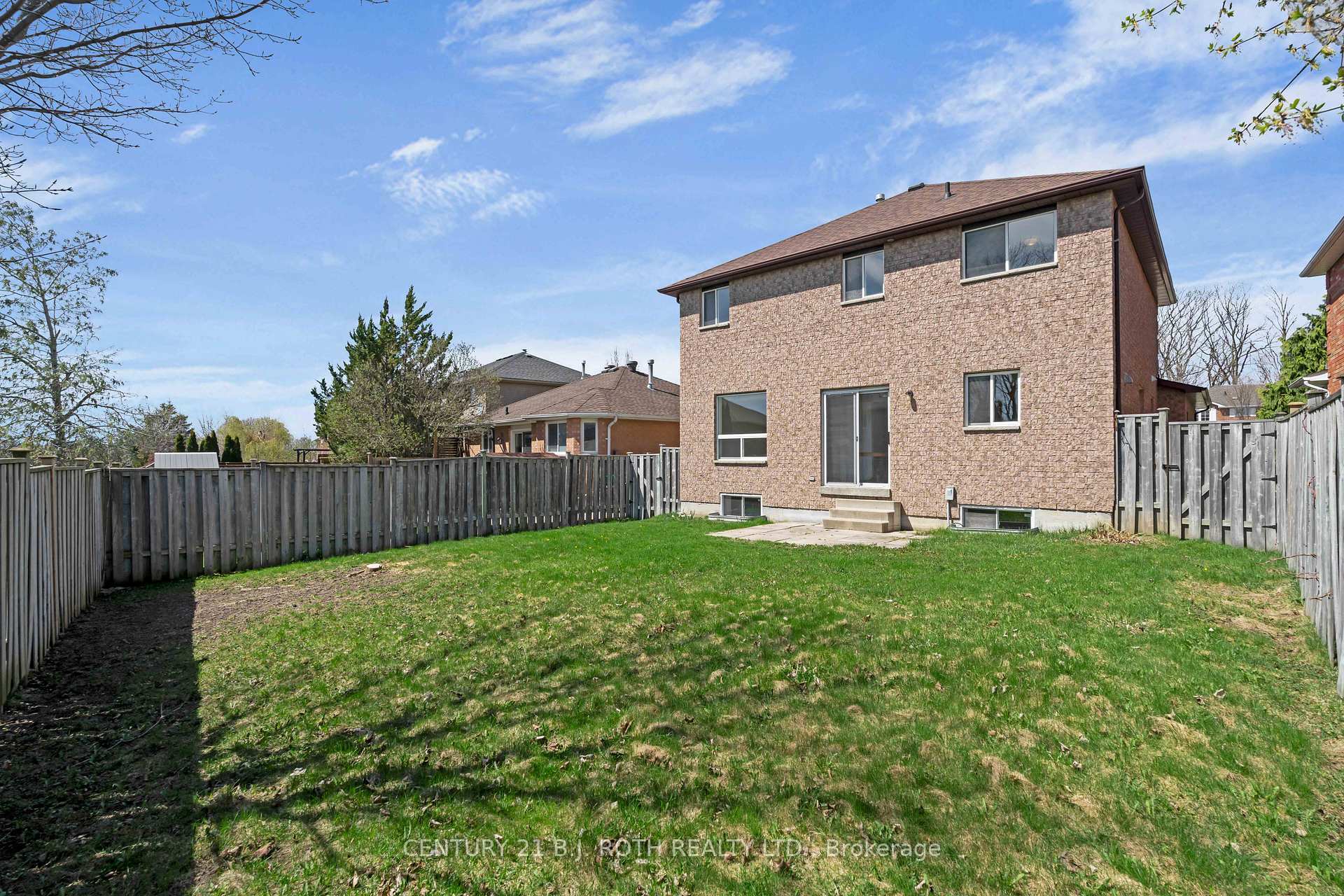 Photo de la propriété: 165 Taylor Drive ON L4N 8L1