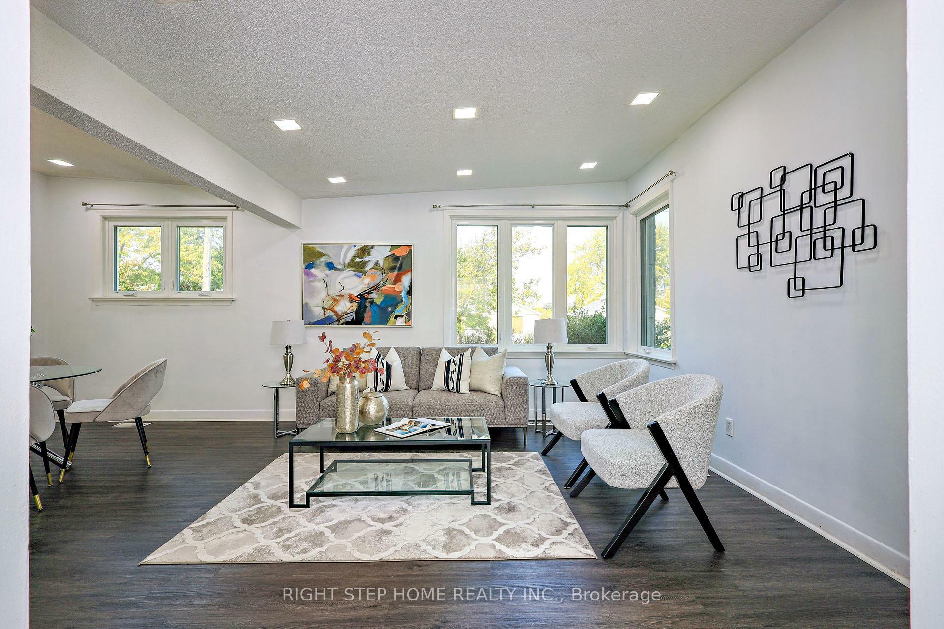 Property Photo: 137 Benleigh Drive ON M1H 1K4