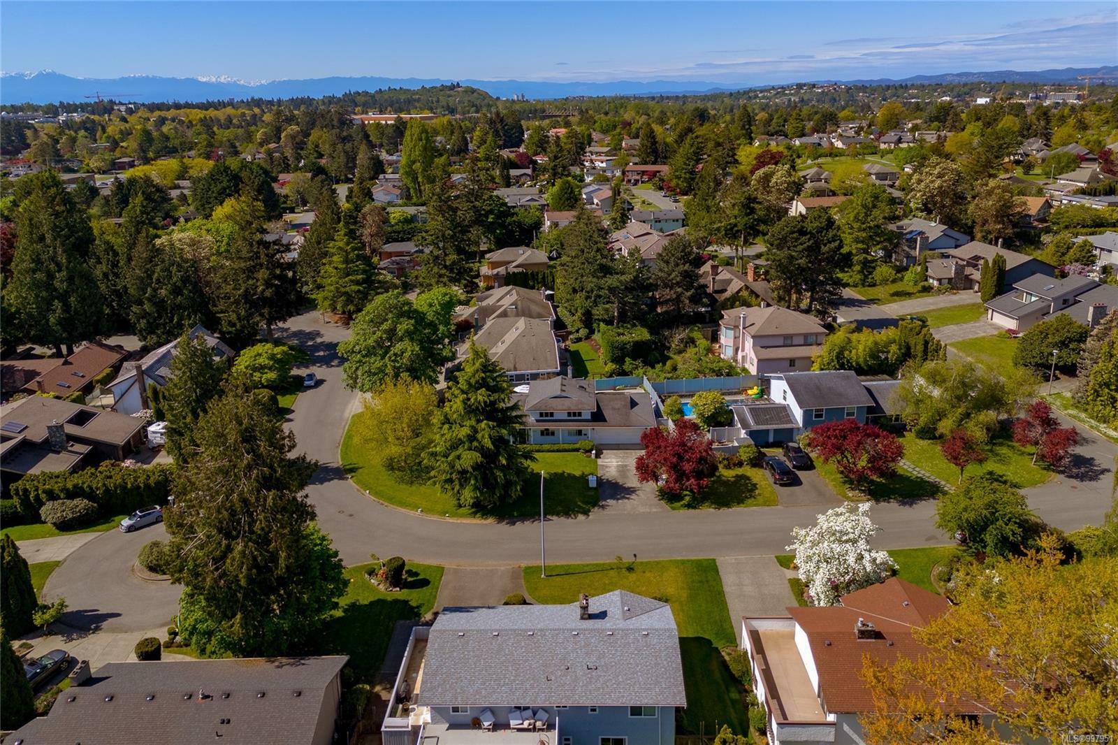 Photo de la propriété: 2295 Greenlands Rd BC V8N 5B9