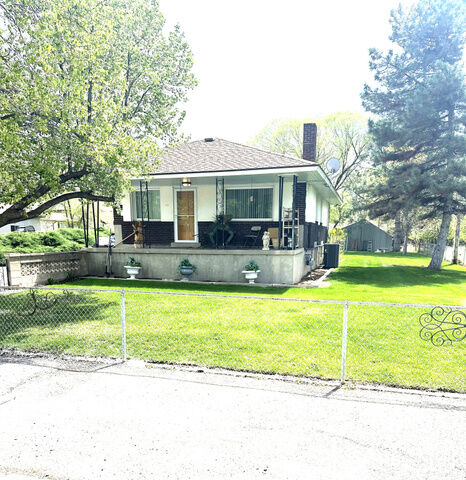 Property Photo:  624 E 11900 S  UT 84020 