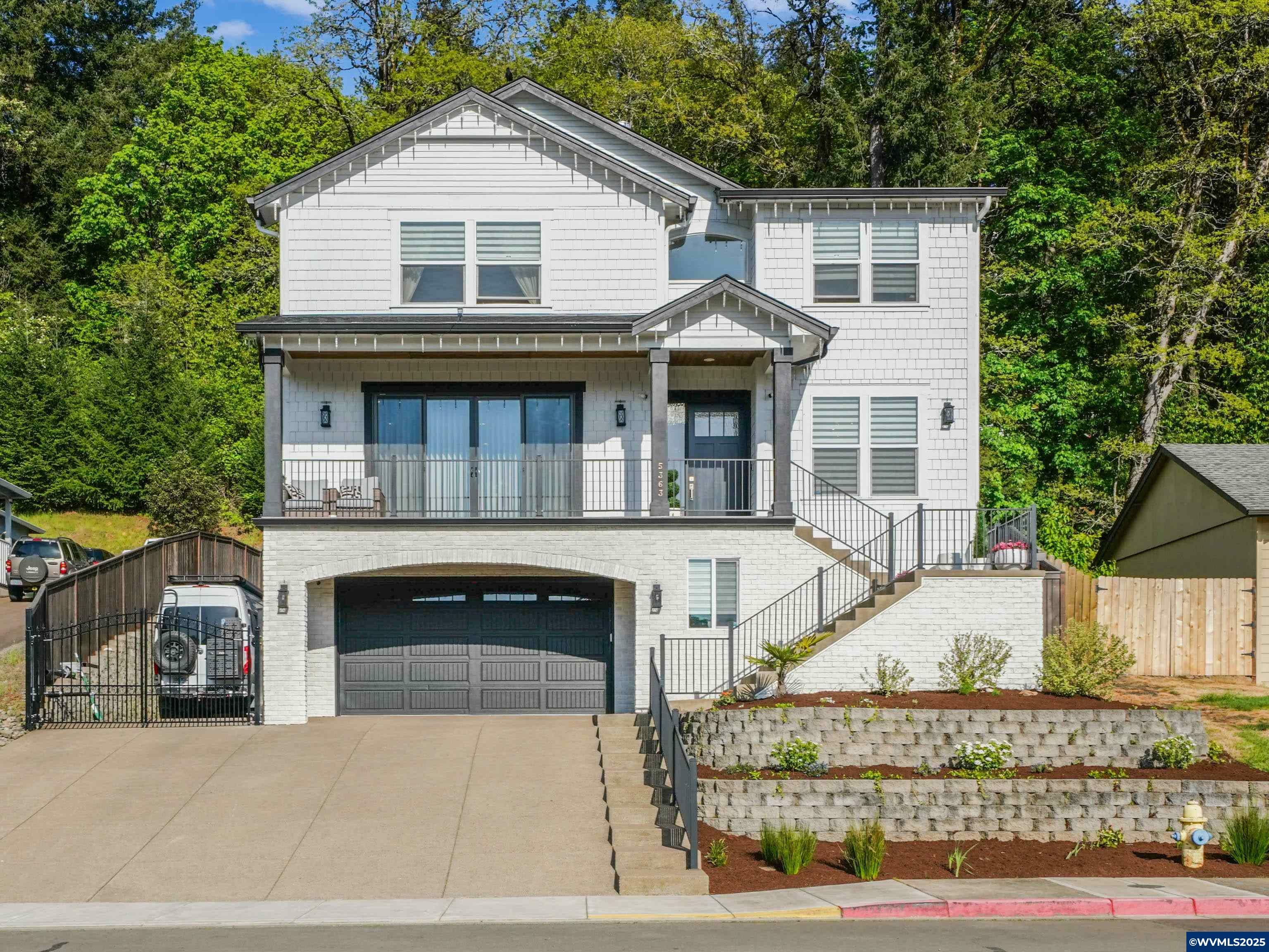 Property Photo: 5363 Holly Lp SE OR 97392