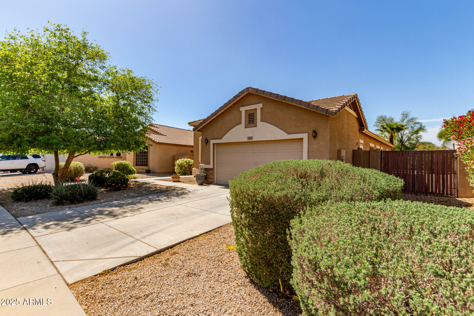 Property Photo: 2140 S Benton Circle AZ 85209