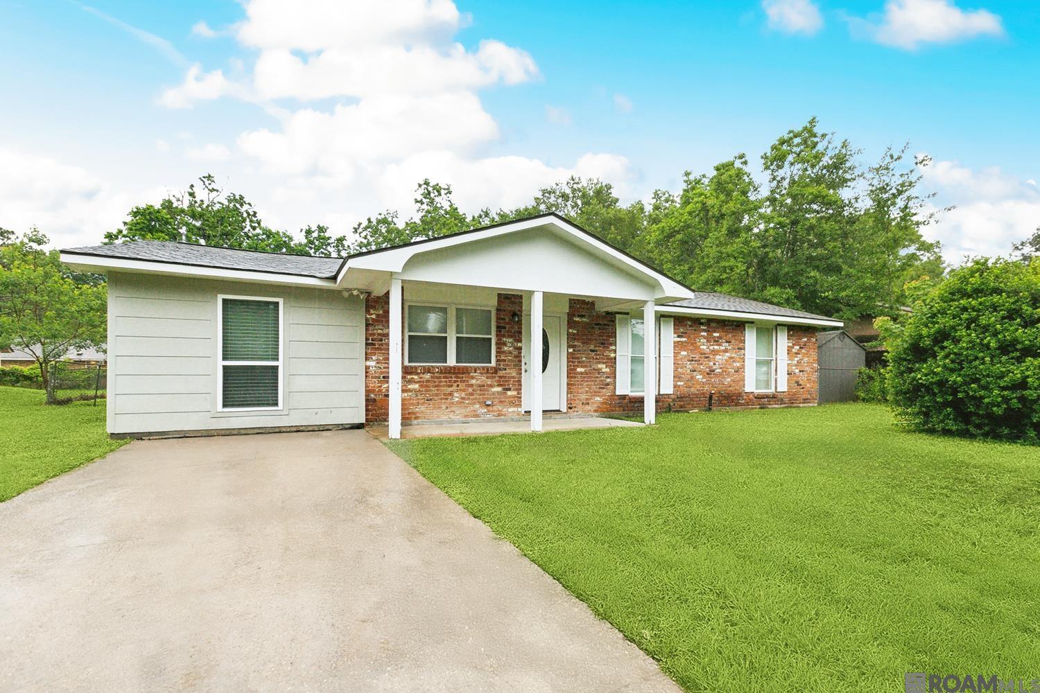 Property Photo: 2254 Carolyn Ave LA 70726