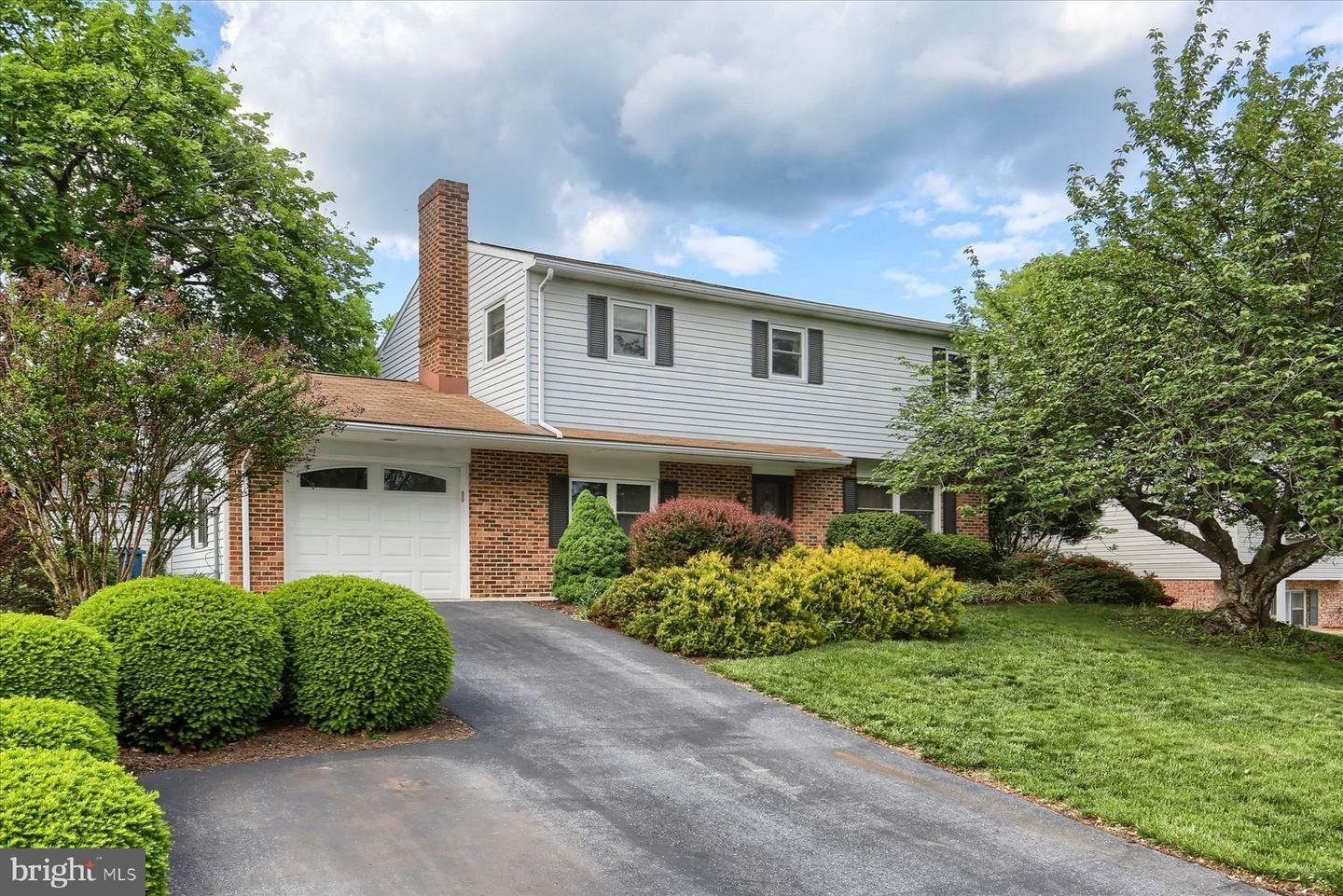 515 Park Hills Drive  Mechanicsburg PA 17055 photo