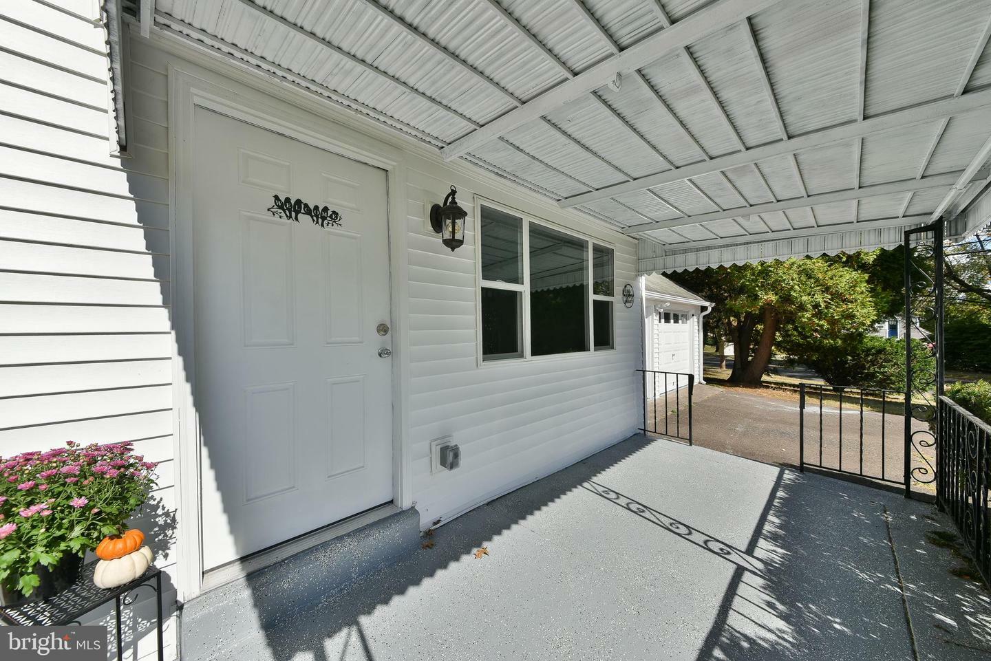 Property Photo: 1972 Coolidge Avenue PA 19090