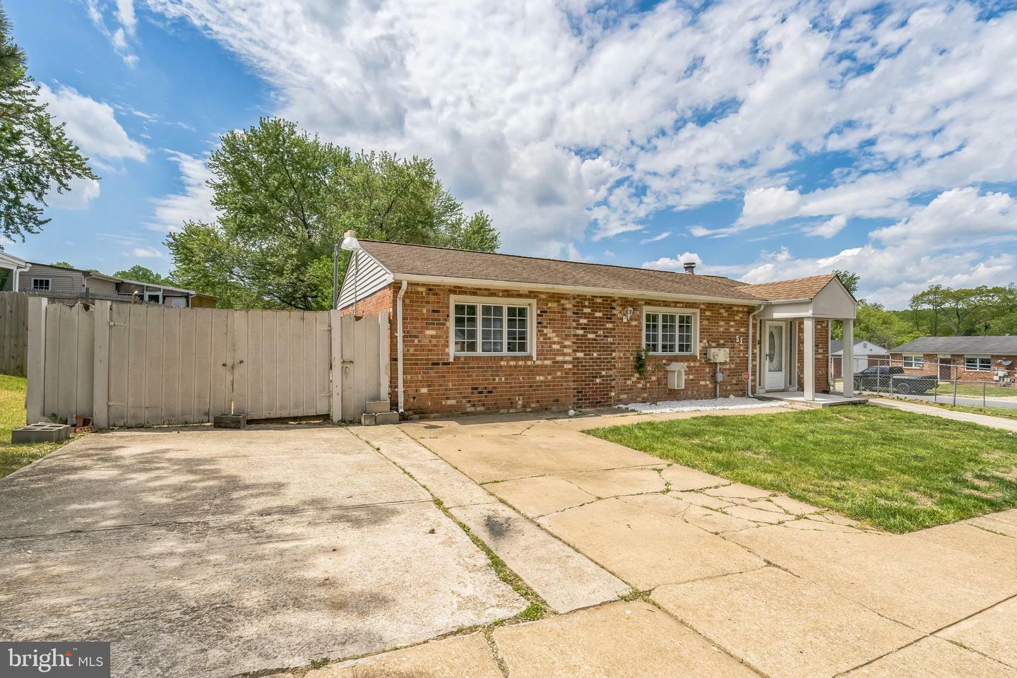 Property Photo: 51 Verdi Circle DE 19702