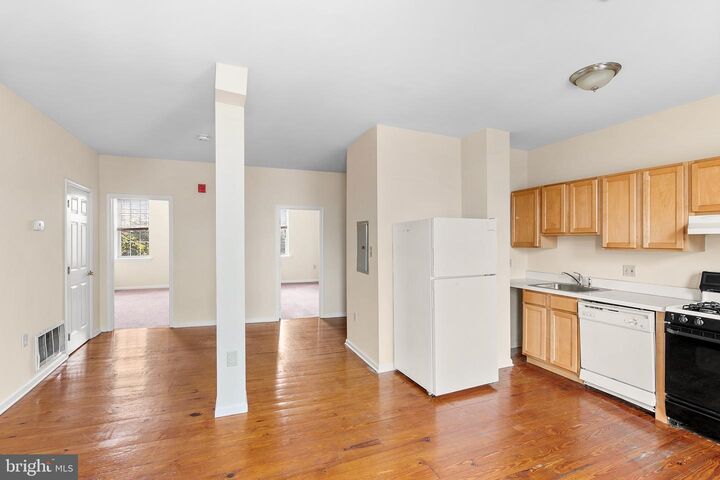 321-23 N Front Street 6  Philadelphia PA 19106 photo