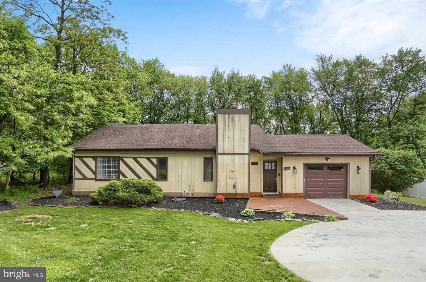 Property Photo: 5337 Windsor Road PA 17112