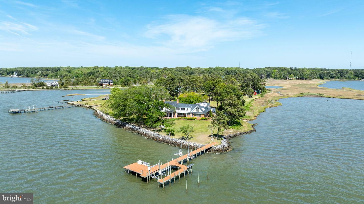 Property Photo: 6454 Carmines Island Lane VA 23072