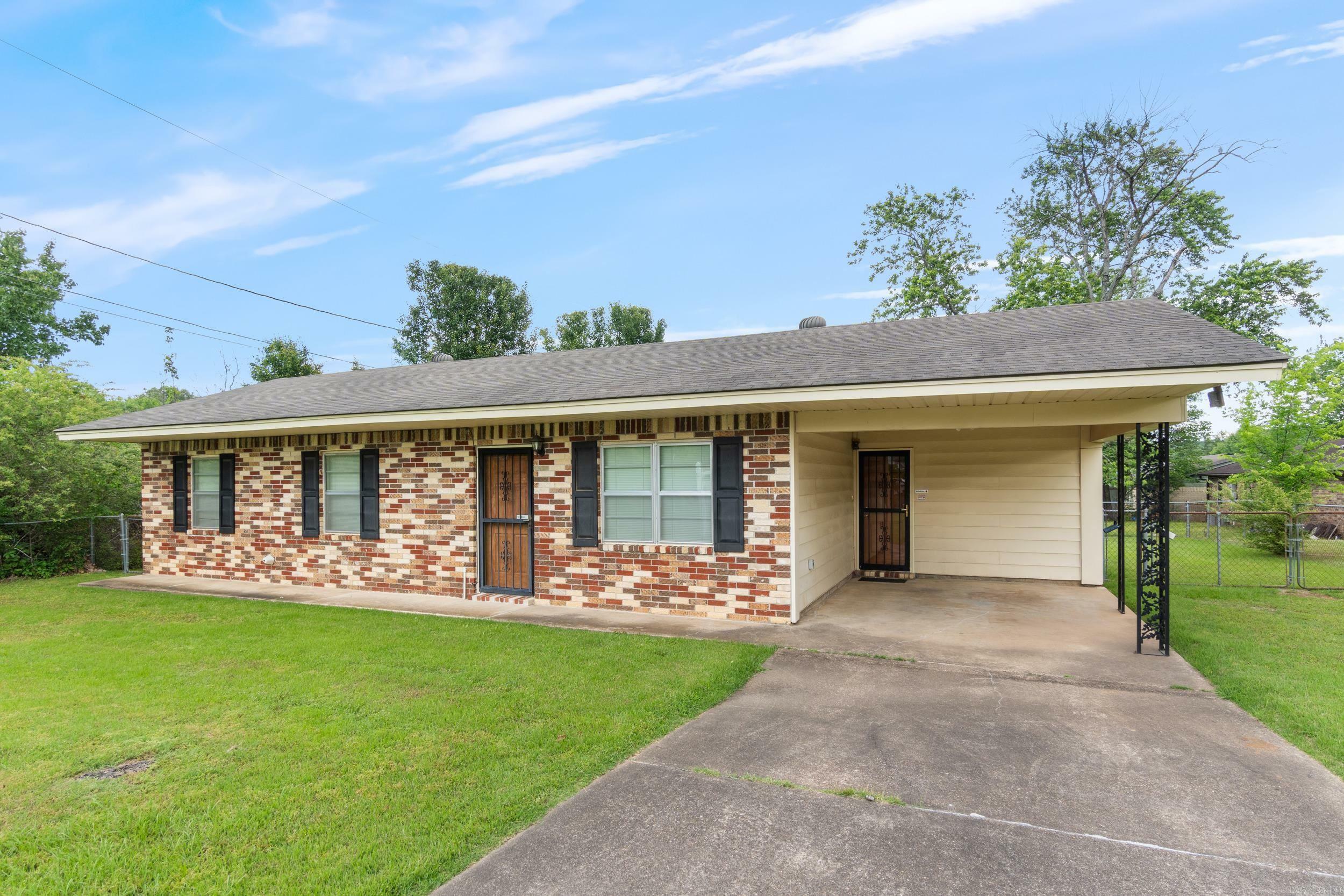 Property Photo:  502 Adams St Street  AR 72110 