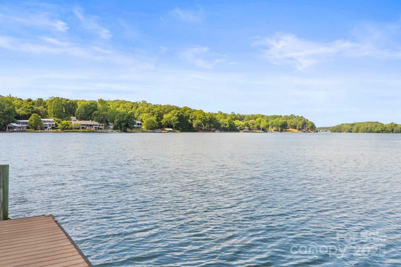 Property Photo: 9289 Azalea Road NC 28673