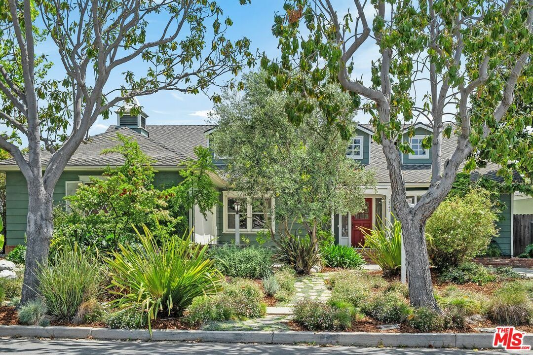 Property Photo: 3342 Barbydell Dr CA 90064