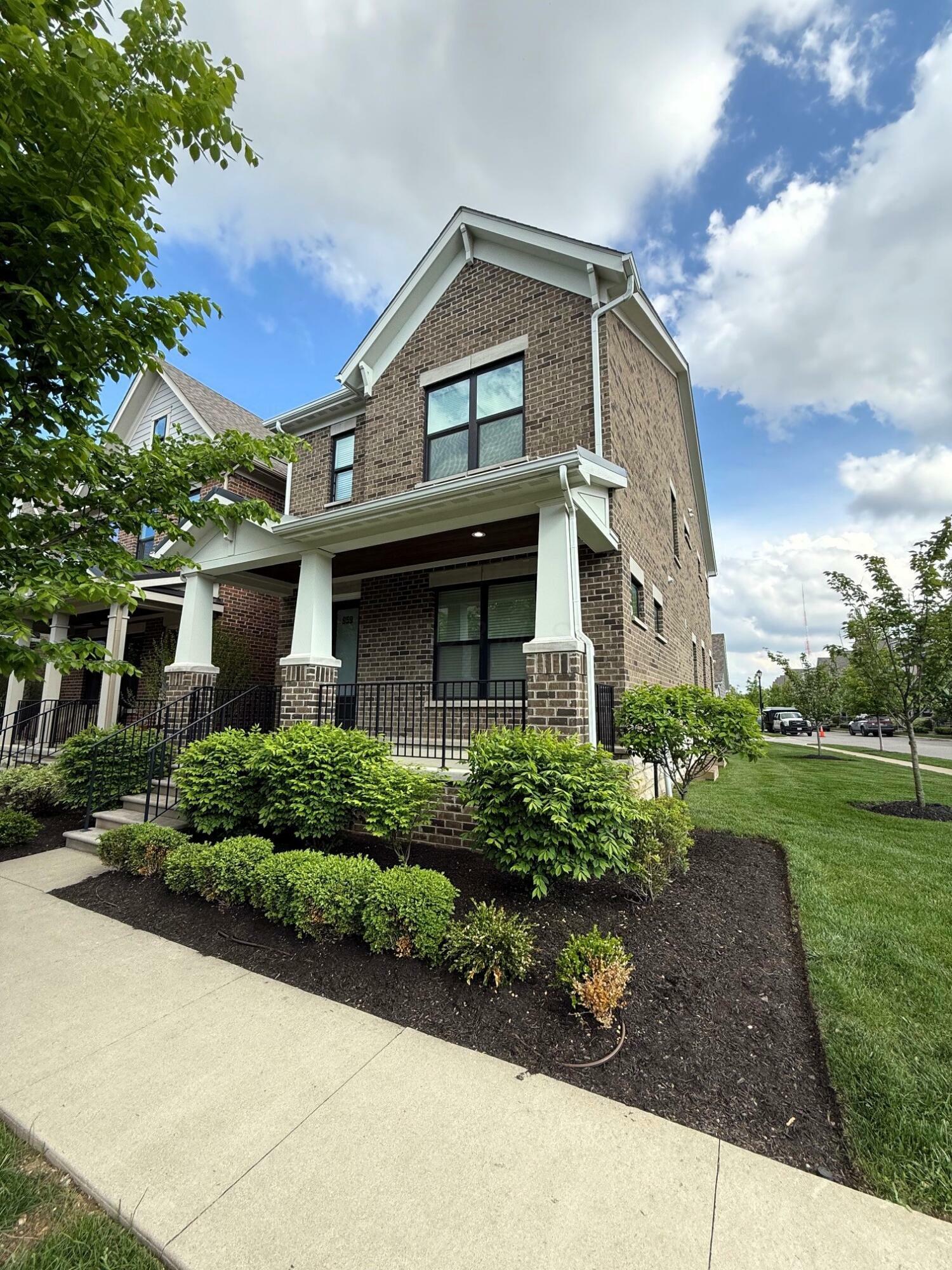 Property Photo:  959 Hudson Crossing  OH 43212 