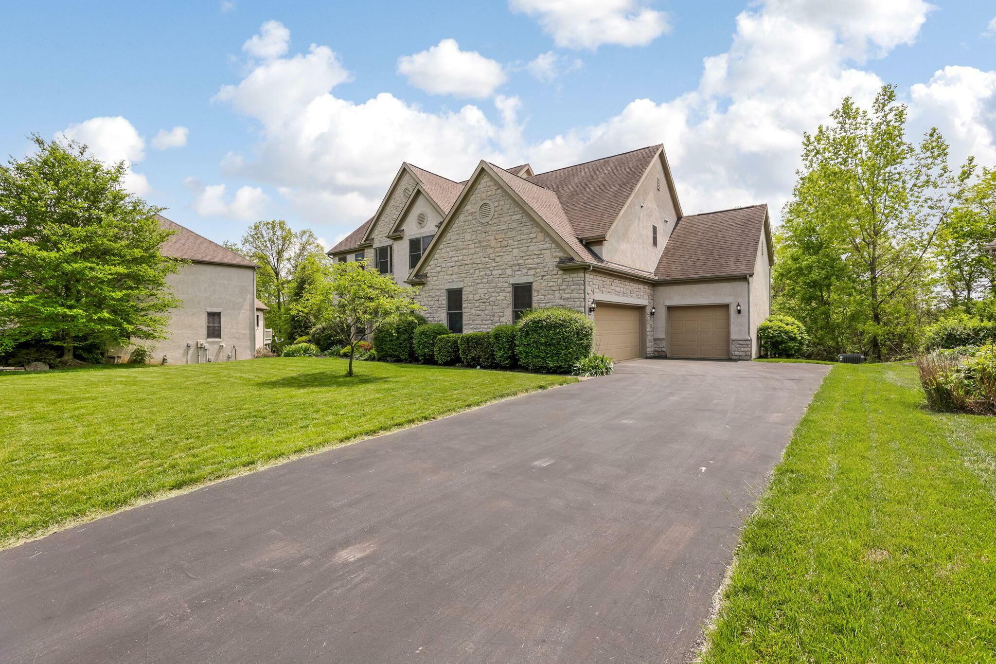 Property Photo: 7031 Bold Forbes Court OH 43004