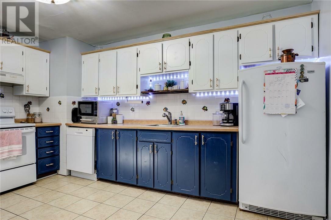 Property Photo: 392 Melvin Avenue ON P3C 4X3