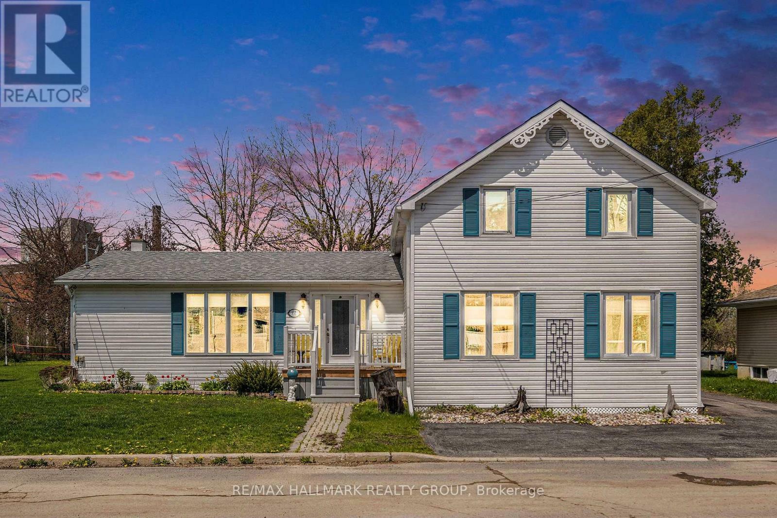Property Photo: 61 Emma Street ON K0C 1H0