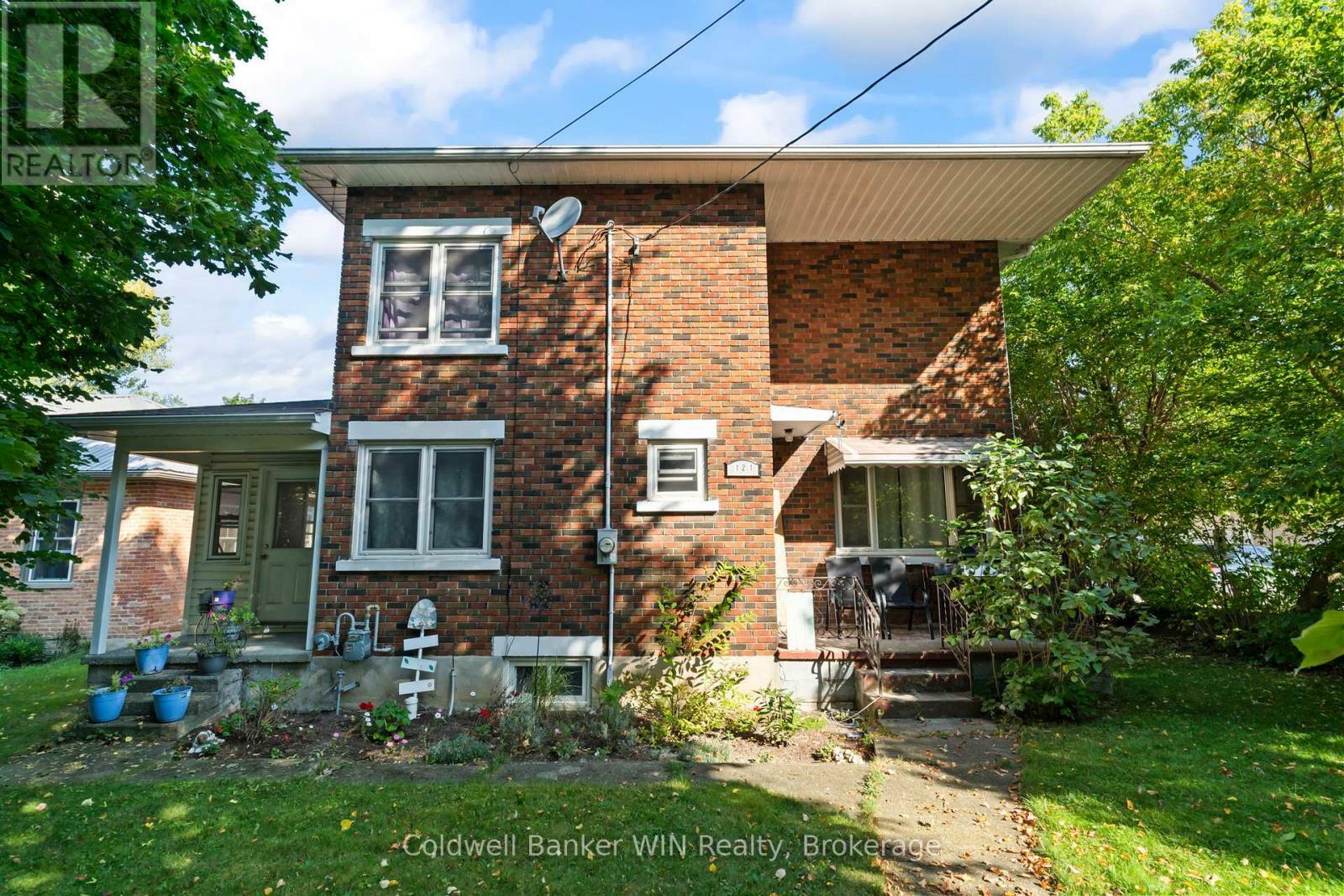 Property Photo: 121 Queen Street West ON N0G 2L1