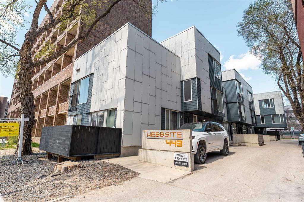 443 Webb Place  Winnipeg MB R2N 0N9 photo