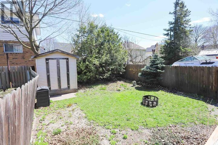 Photo de la propriété: 142 Woodward Ave ON P6A 3T7