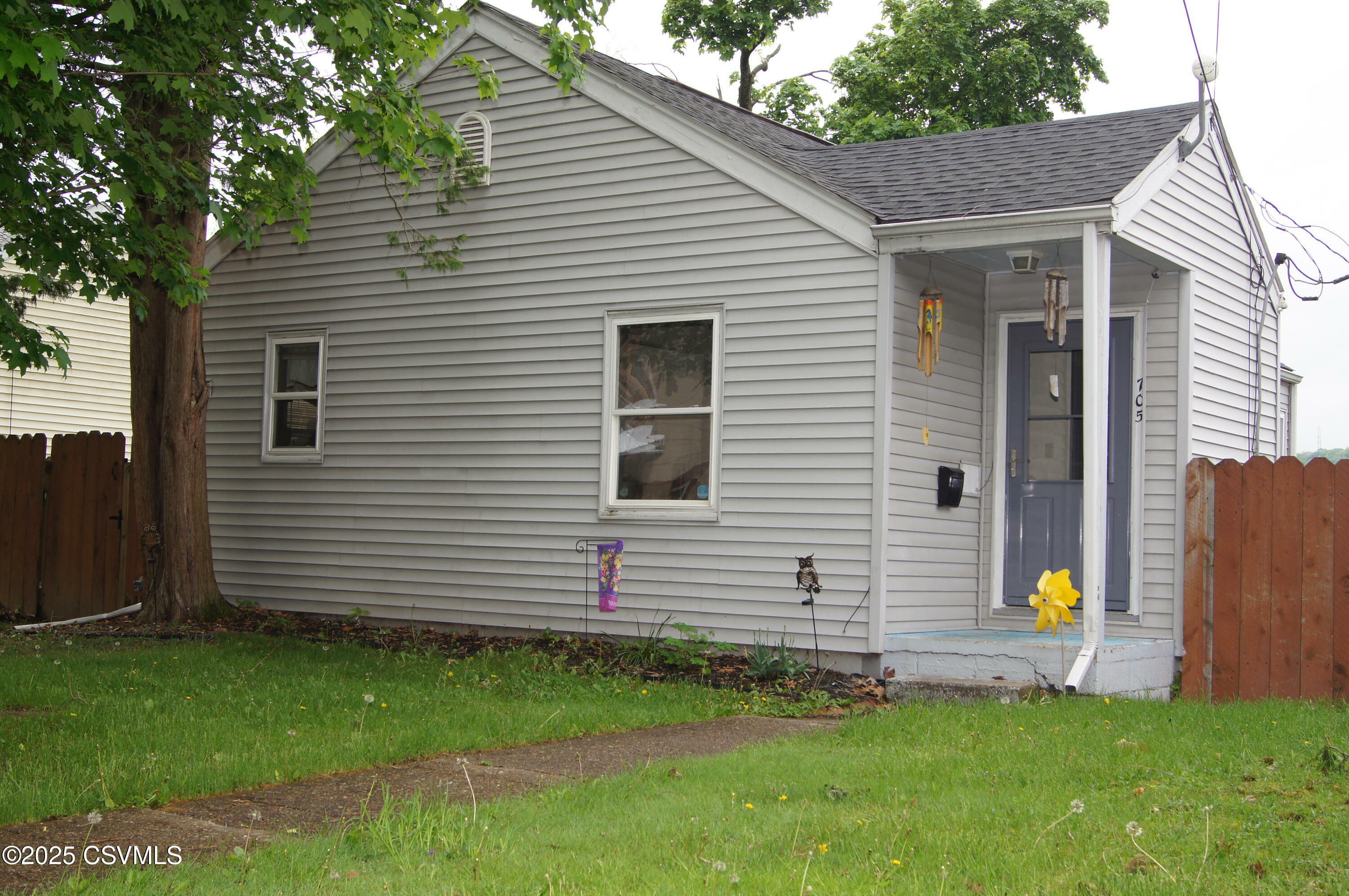 705 N 7th Street Street  Sunbury PA 17801 photo