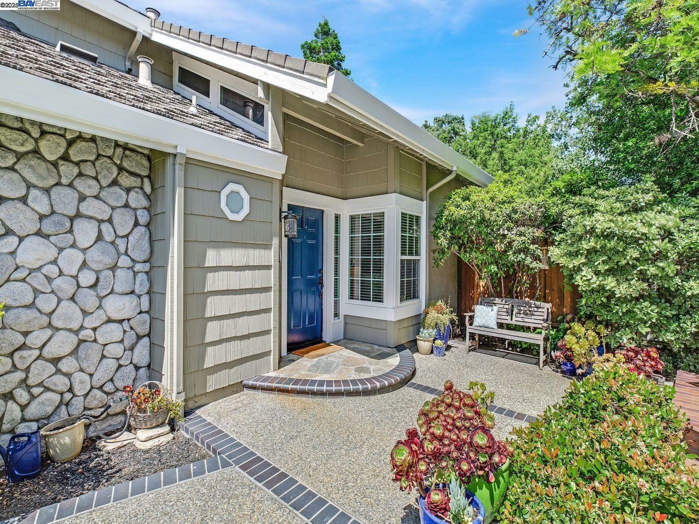 Property Photo: 8043 Crossridge Rd CA 94568
