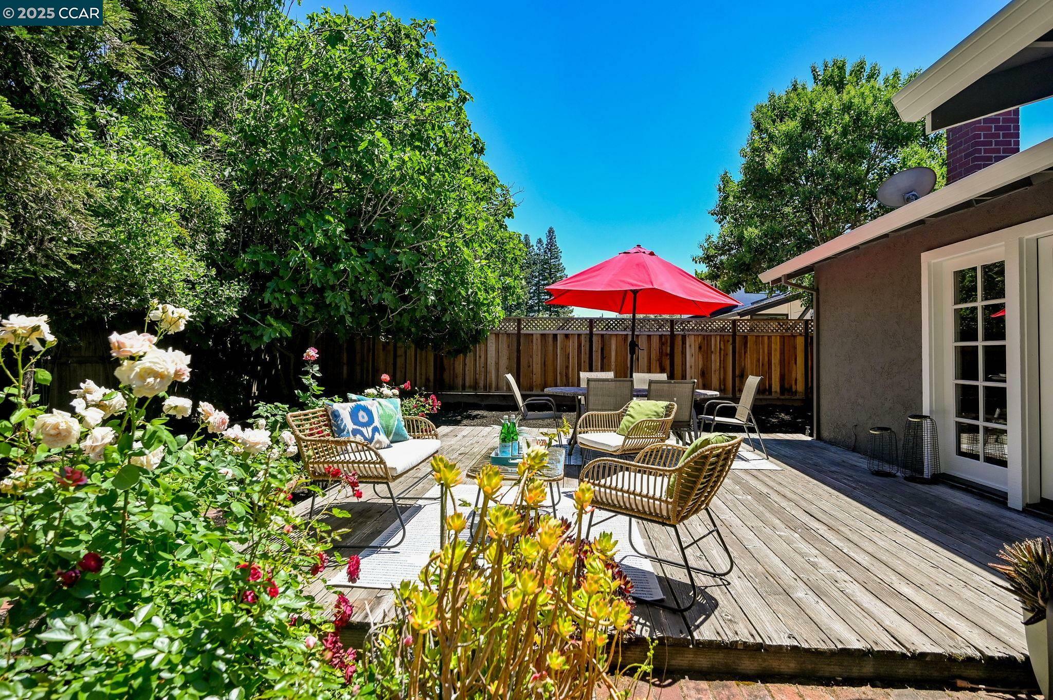 Property Photo: 612 Wimbledon Rd CA 94598