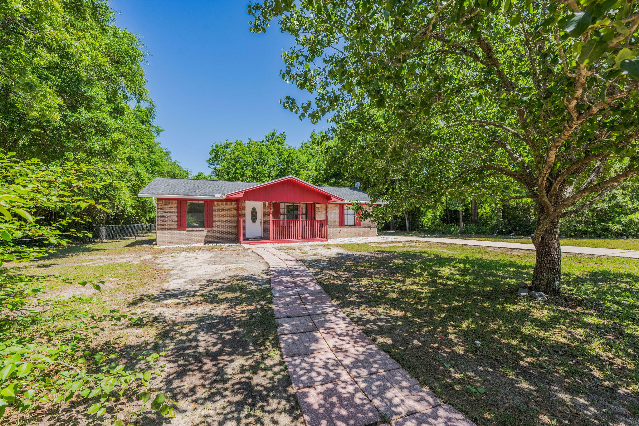 Property Photo: 205 Florence Drive FL 32433