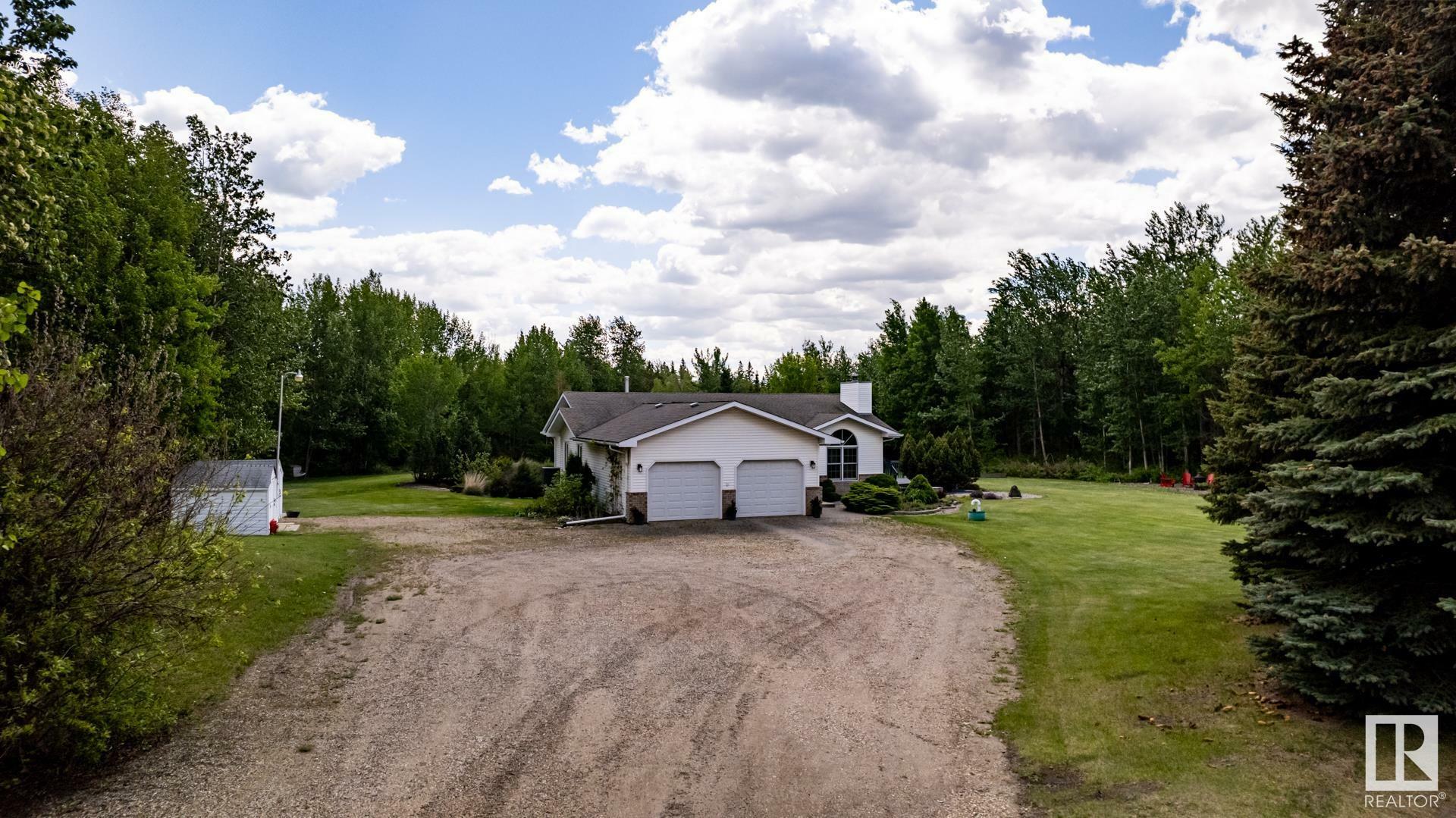 Property Photo: 52225 Rge Road 232 194 AB T8B 1L5