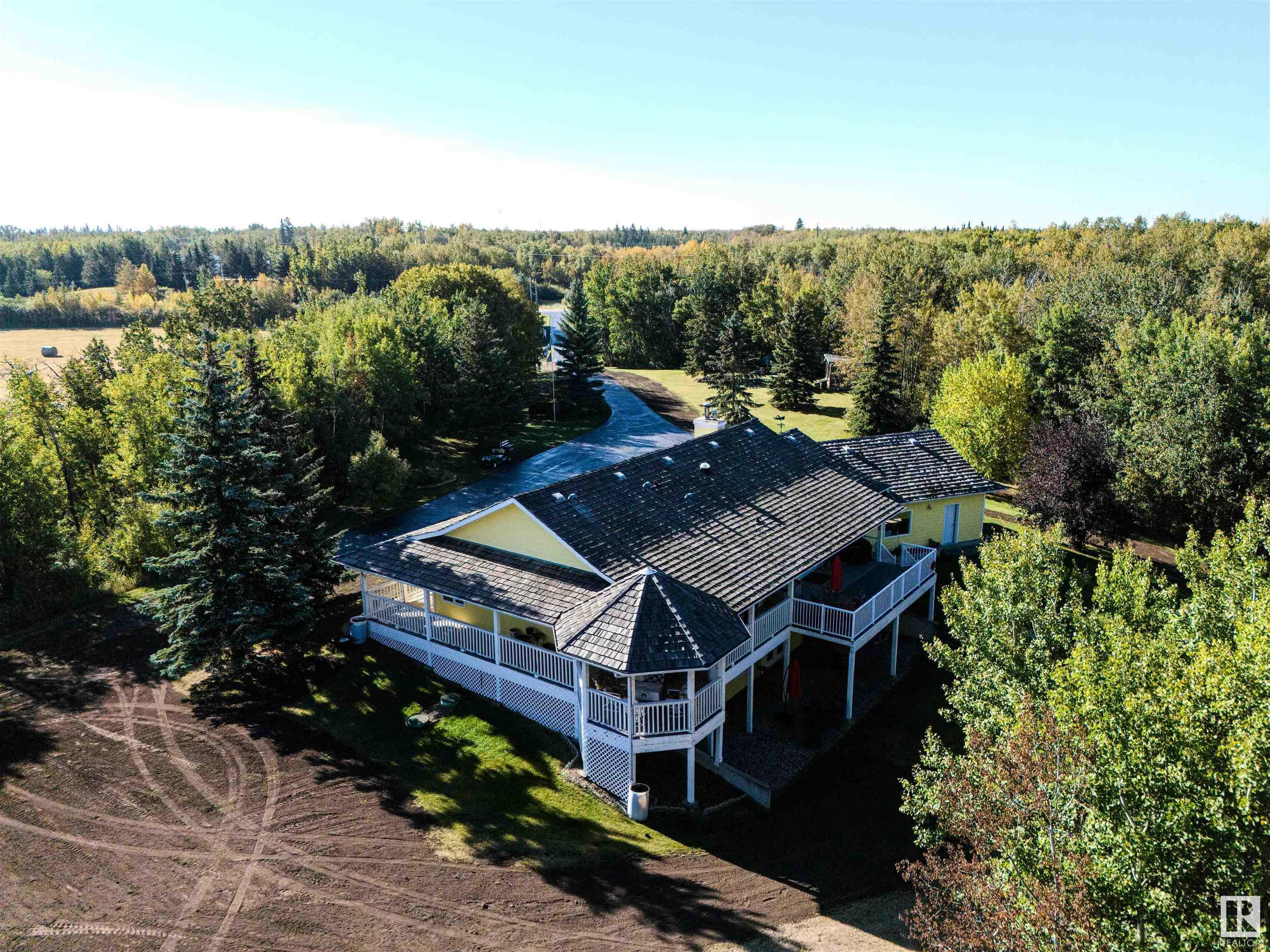 Property Photo: 23038 Twp Road 512 AB T8B 1K7