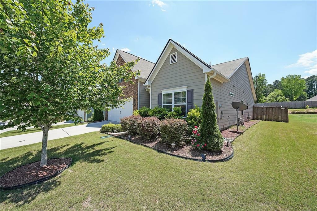 Property Photo: 2209 Cedar Place Court GA 30078