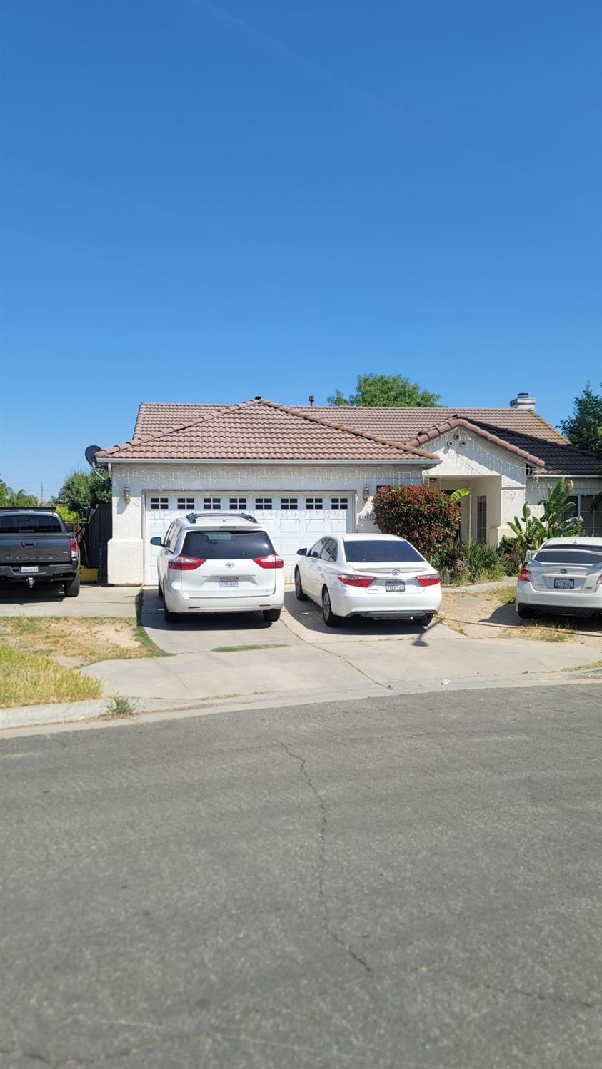 2485 S Manila Avenue  Fresno CA 93727 photo
