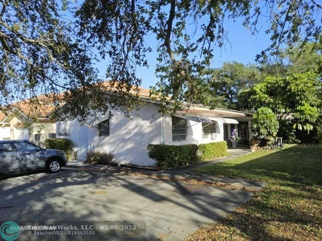 Property Photo: 5805 Lincoln St FL 33021