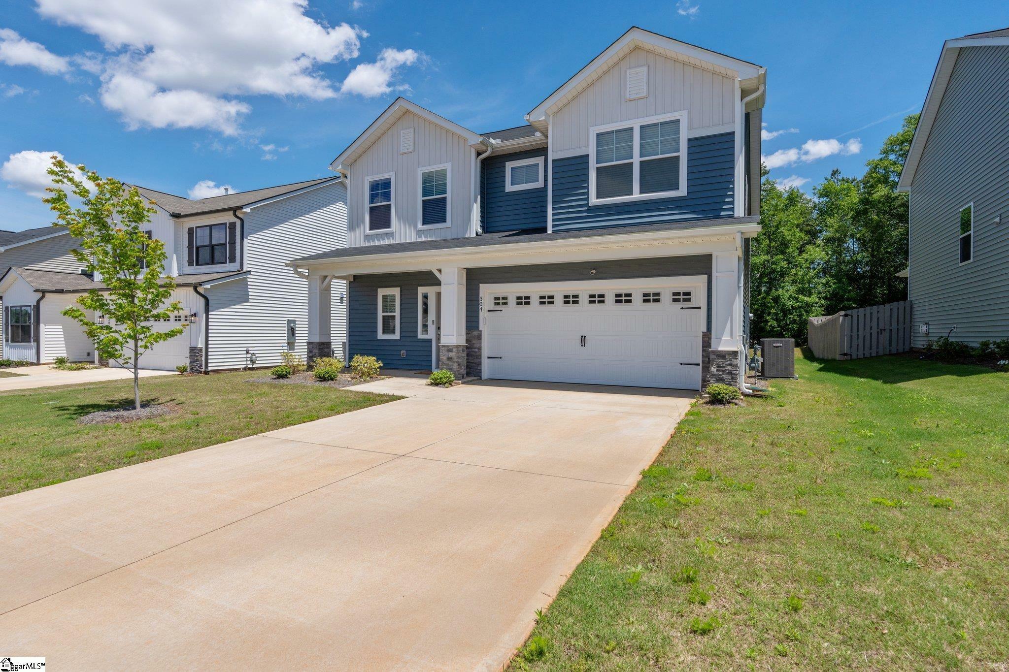 Property Photo: 304 Ridgepark Lane SC 29607