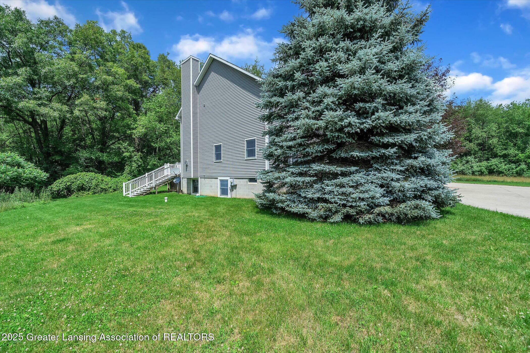 Property Photo: 1900 W Grand River Road MI 48857
