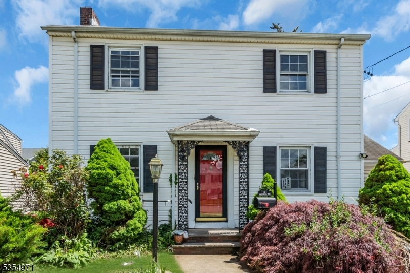Property Photo: 123 Robbinwood Ter NJ 07036