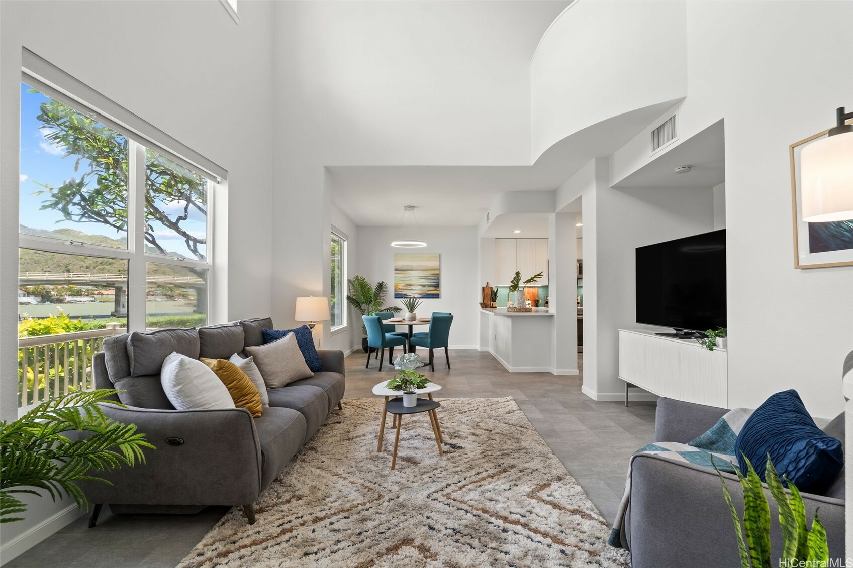 Property Photo: 520 Lunalilo Home Road V1406 HI 96825