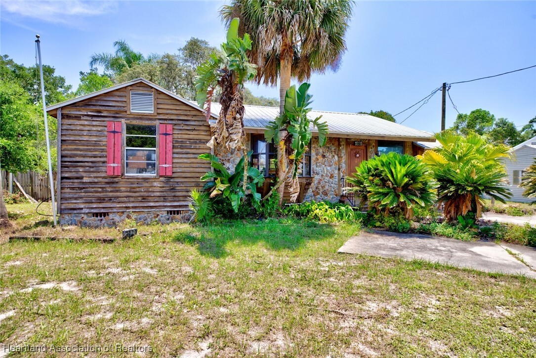Property Photo: 1320 Lakeview Drive FL 33870