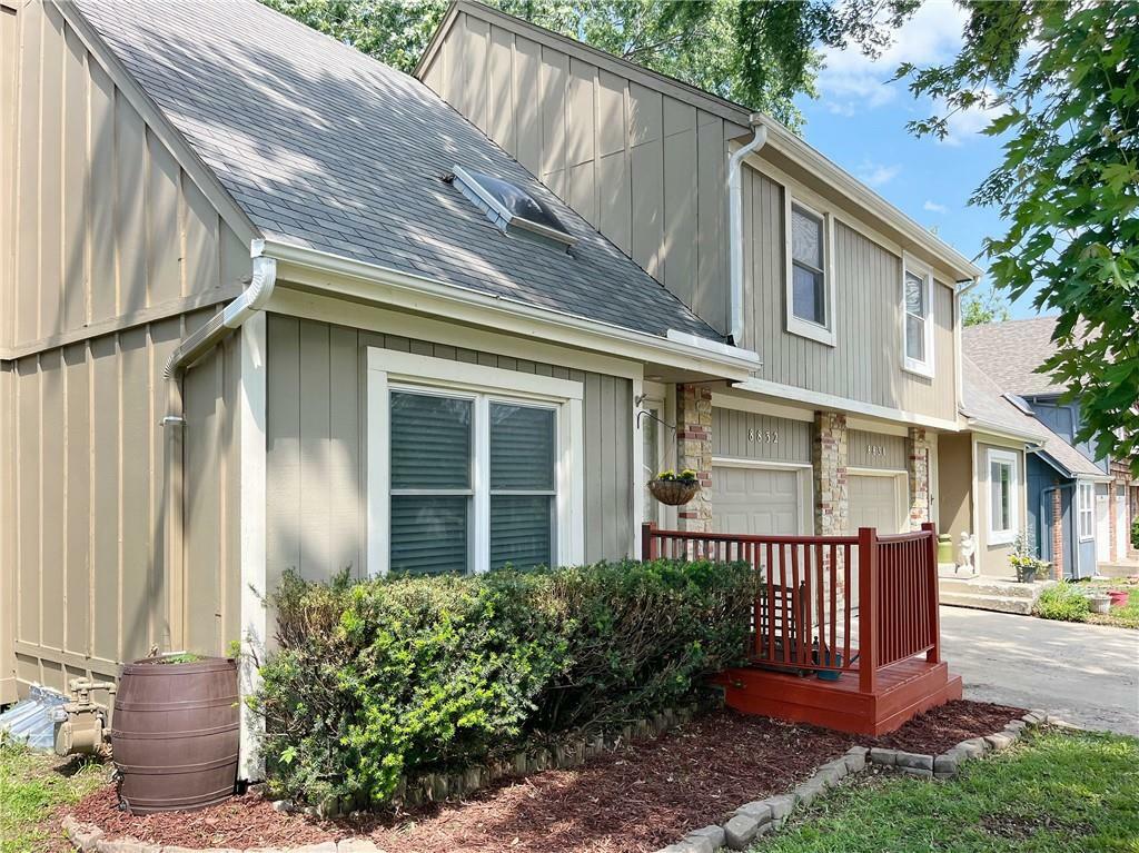 Property Photo: 8832 Cottonwood Street KS 66215