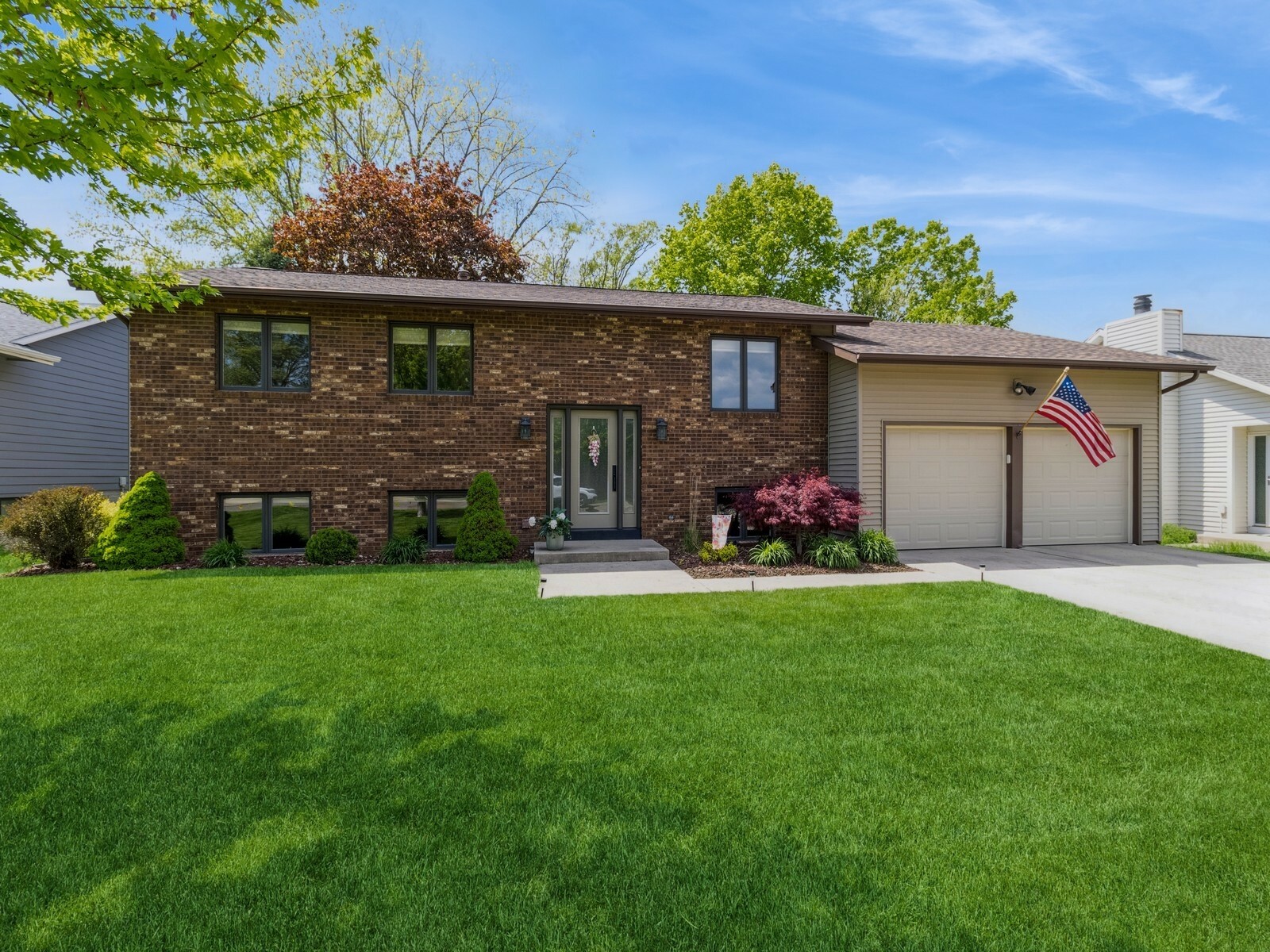 Property Photo: 2211 Prairie View E IA 50010