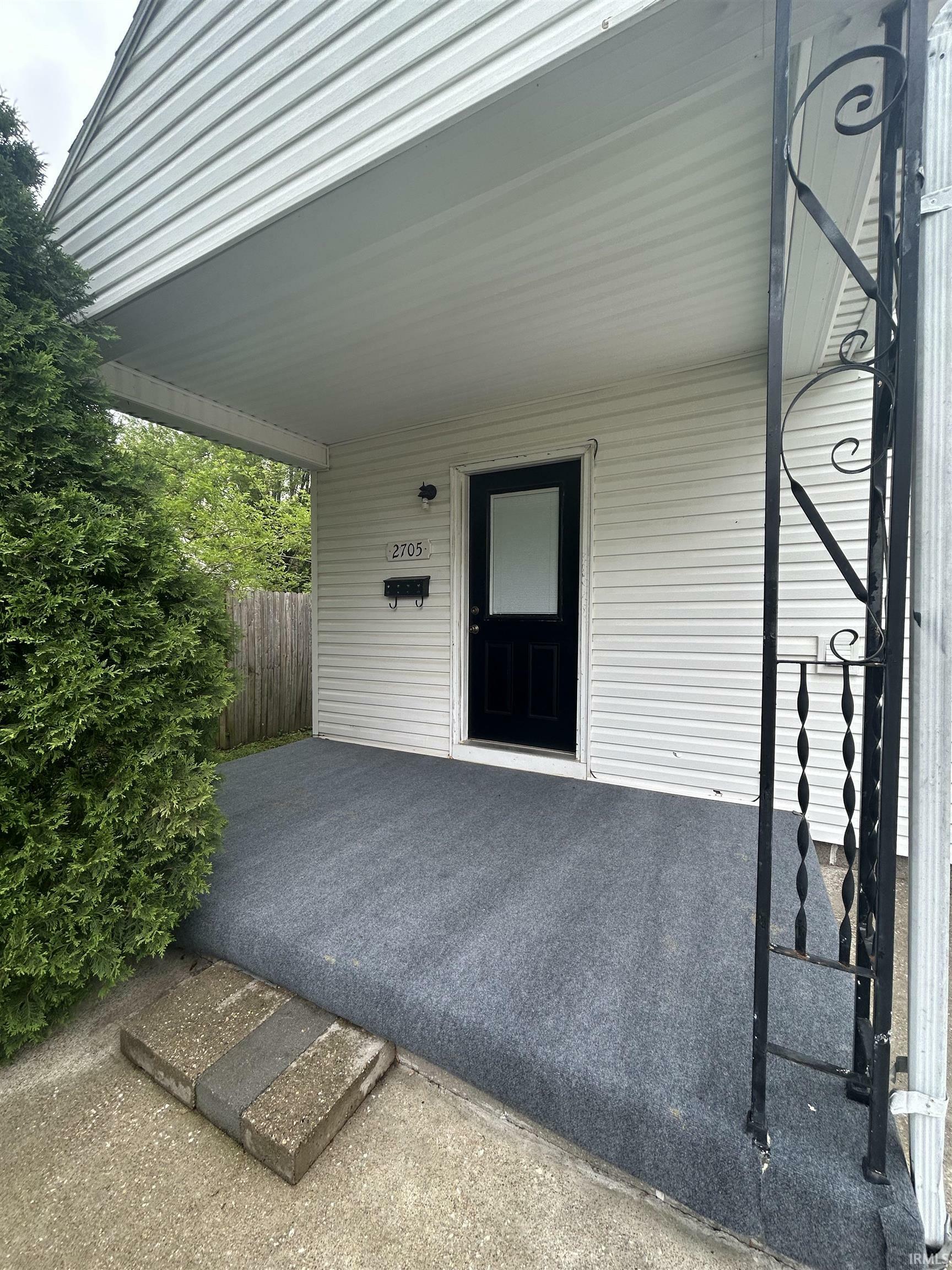 Property Photo: 2705 Edgar Street IN 47710