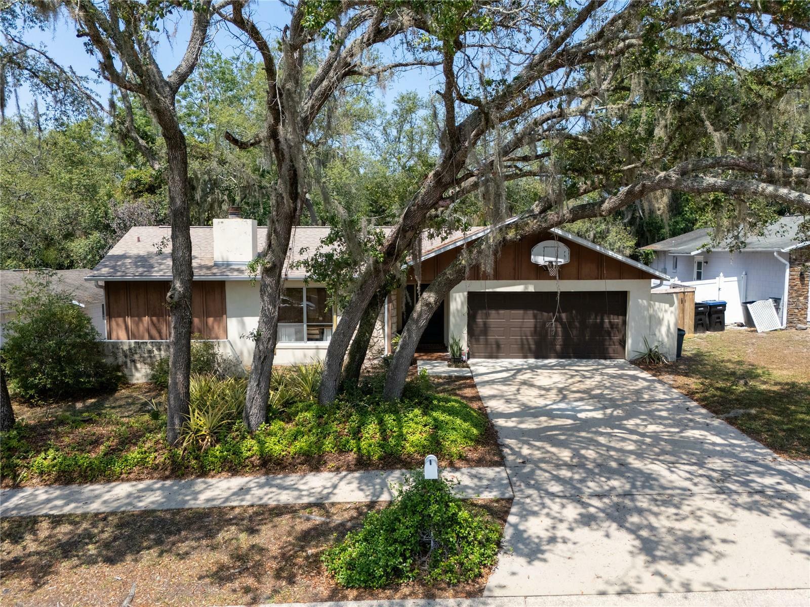 Property Photo: 2708 Burton Lane FL 32817