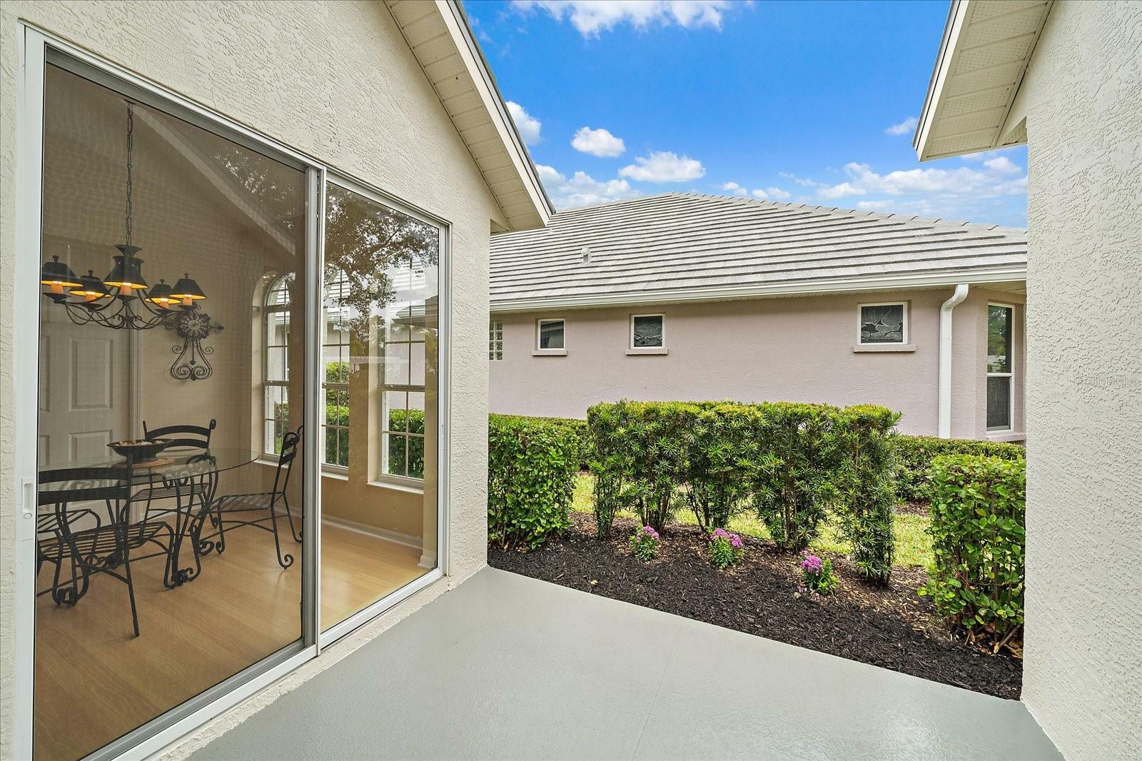 Property Photo: 7821 Troon Court FL 34202