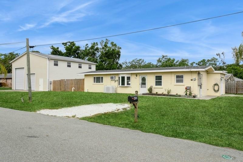 Property Photo: 2804 W Mark Drive FL 34232