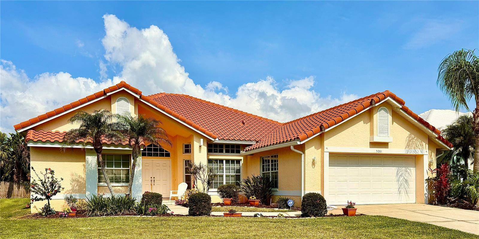 5001 Queen Palm Terrace NE  St Petersburg FL 33703 photo