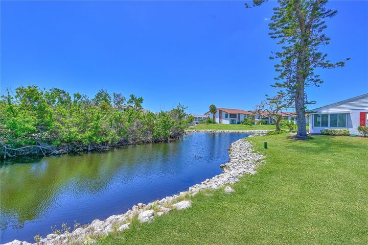 Property Photo: 4726 Potomac Circle FL 34210