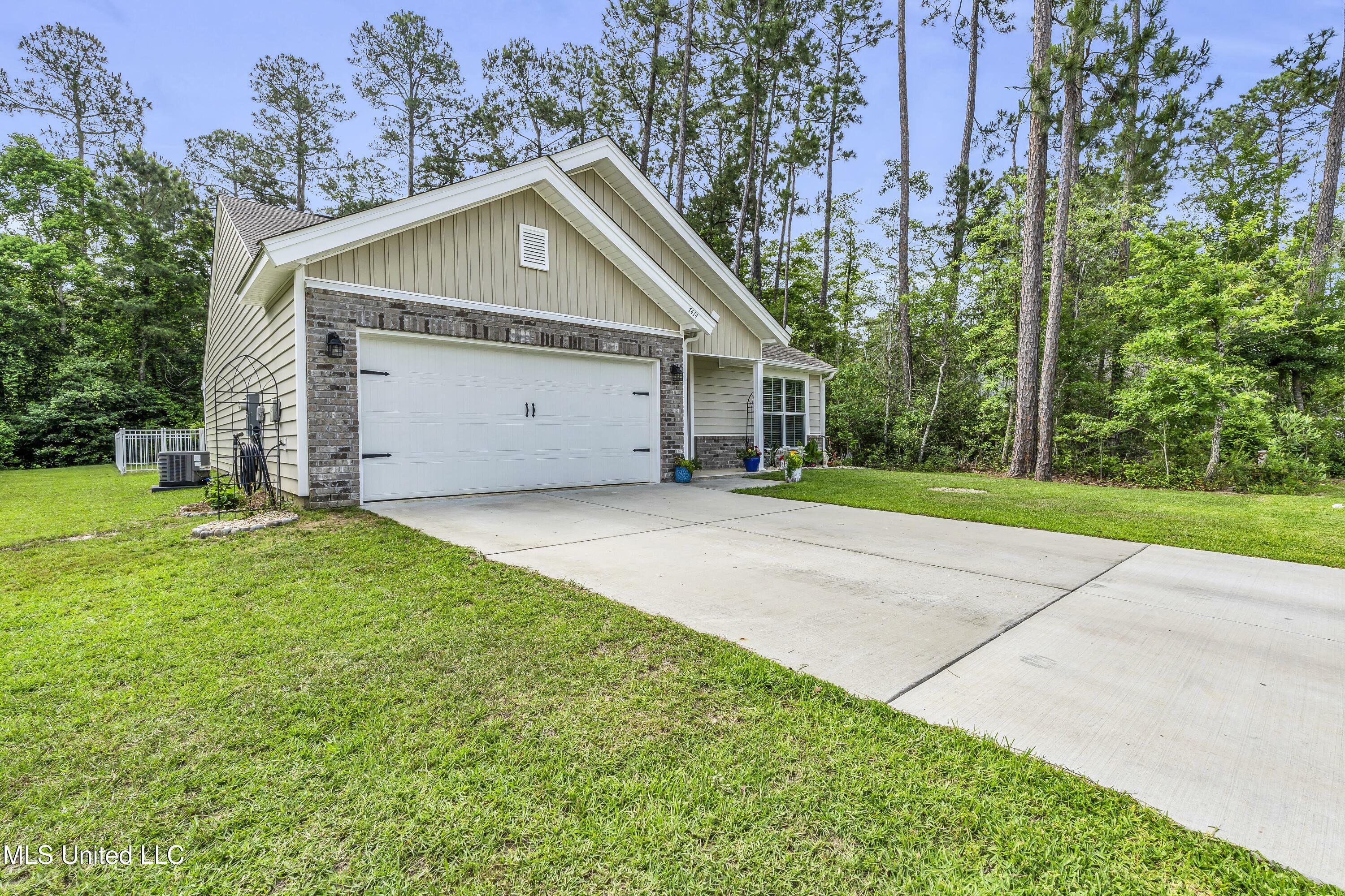 Property Photo: 7414 Kaleki Way MS 39525