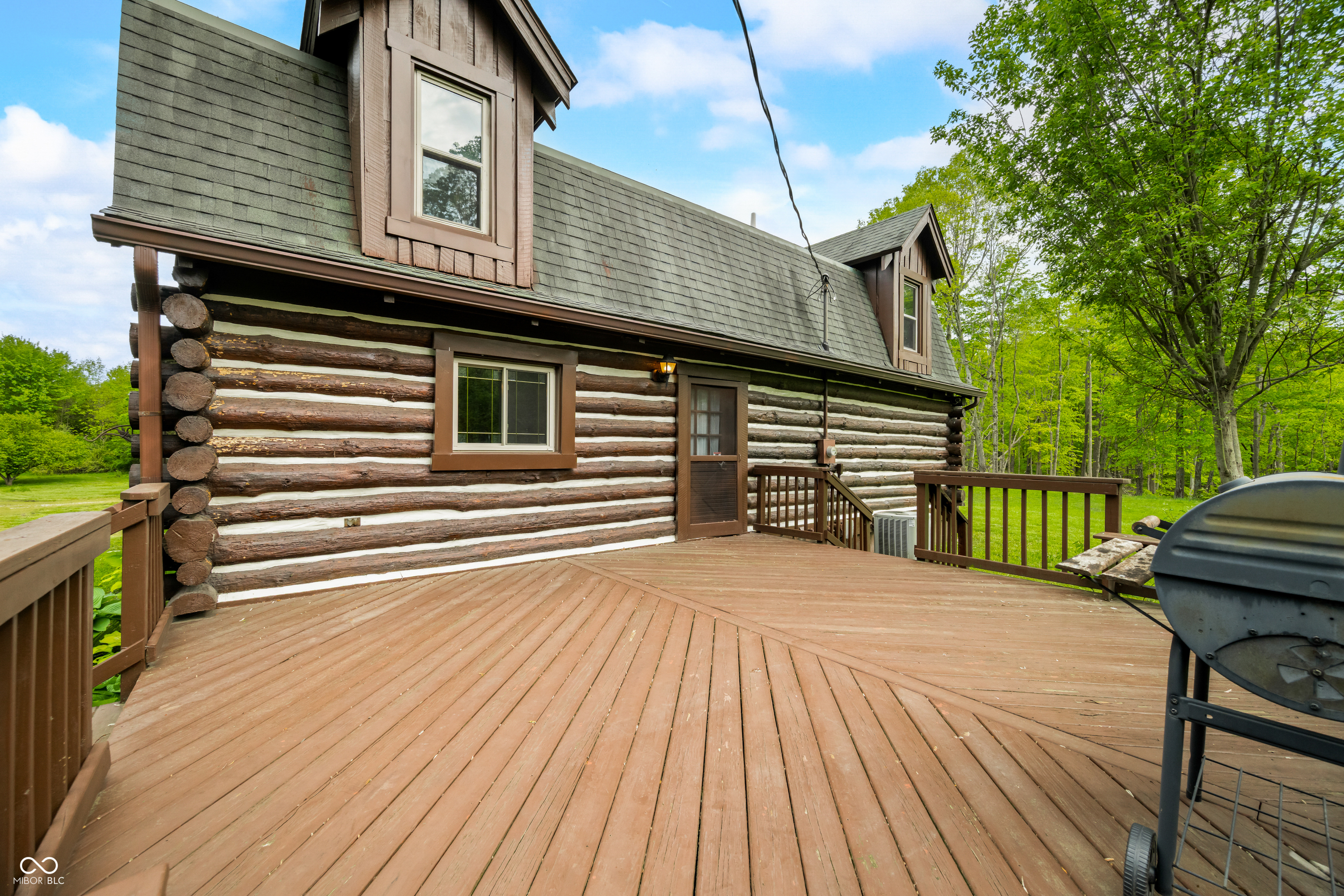 Property Photo: 6968 S 300 W IN 46181